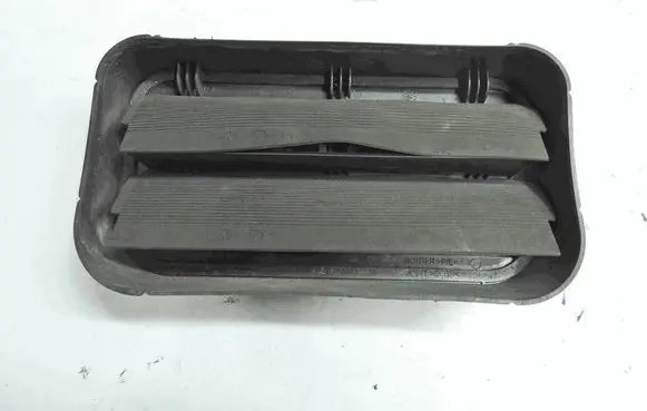 Citroen DS4 Quarter panel pressure vent 9658246080 84483A