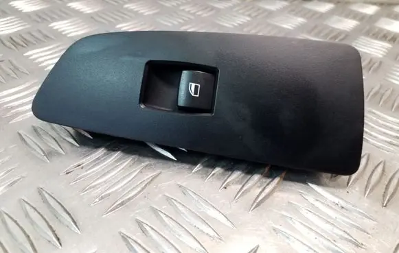 BMW 1 E81 E87 Electric window control switch 6935534