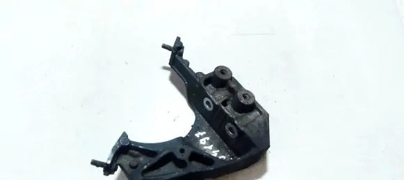 Peugeot 806 Engine mounting bracket 9635969880