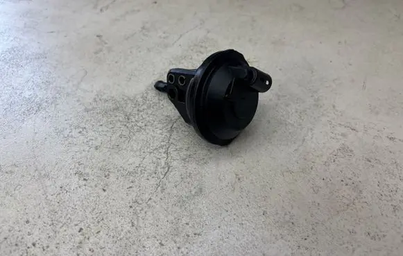 BMW 5 E60 E61 Vacuum valve 50273505