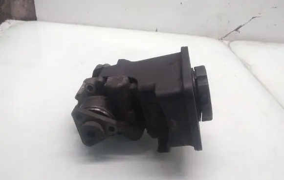 BMW 5 E39 Power steering pump