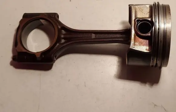 Audi A6 S6 C6 4F Piston with connecting rod