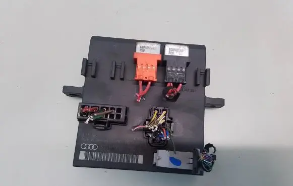 Audi A4 S4 B6 8E 8H Comfort/convenience module