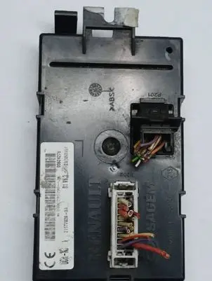 Renault Trafic II (X83) Comfort/convenience module P8200399798J 216778263A UCHN3