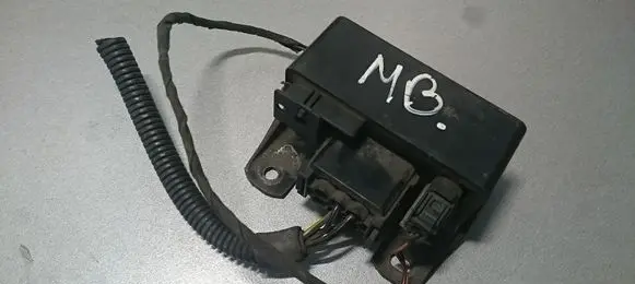 Mercedes-Benz C W202 Glow plug pre-heat relay 6461536579