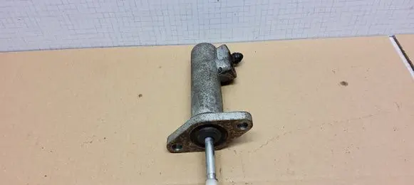 Volkswagen Multivan T4 Clutch slave cylinder 