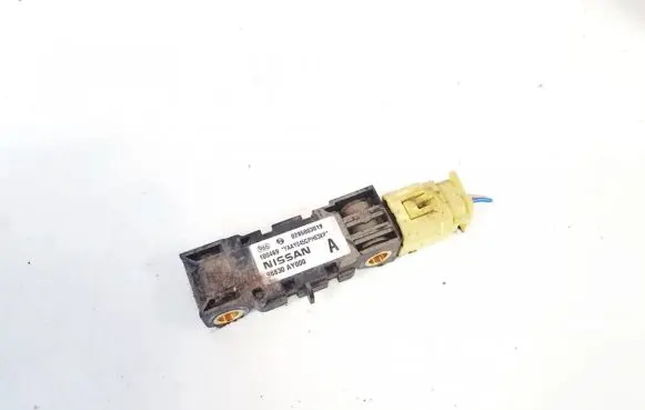 Nissan Primera Airbag deployment crash/impact sensor 98830ay000 0285003019
