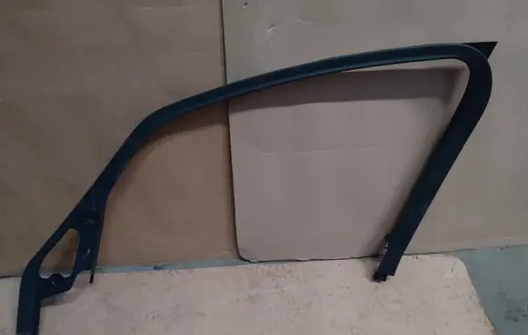 Ford S-MAX Front door glass trim molding 