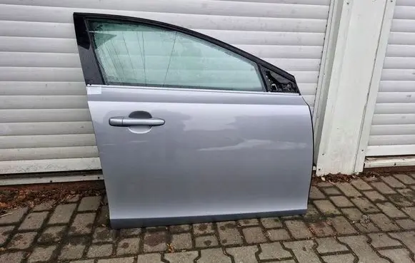 Volvo V40 Front door
