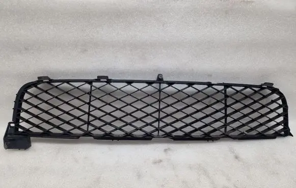Suzuki Grand Vitara II Front bumper lower grill 7172165J0