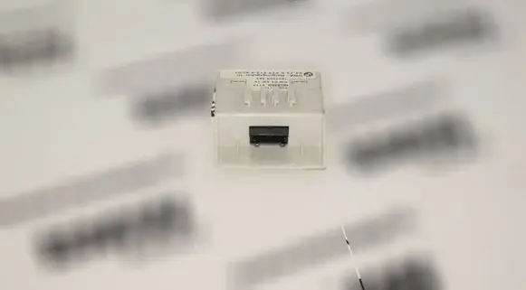BMW 5 E39 Yaw turn rate sensor 6923215