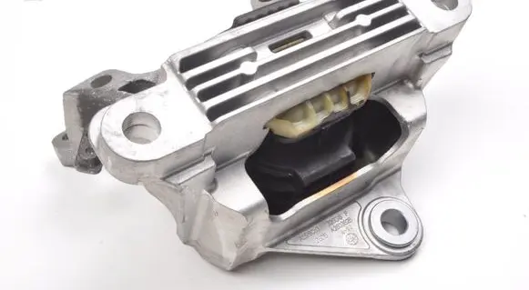 Volvo XC40 Engine mounting bracket 32139919