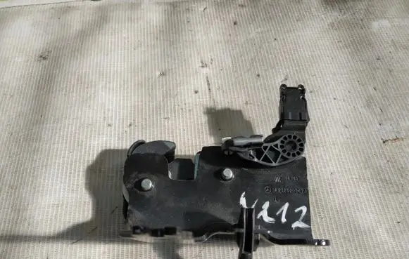 Mercedes-Benz E W212 Seat back rest lock catch a2129200176