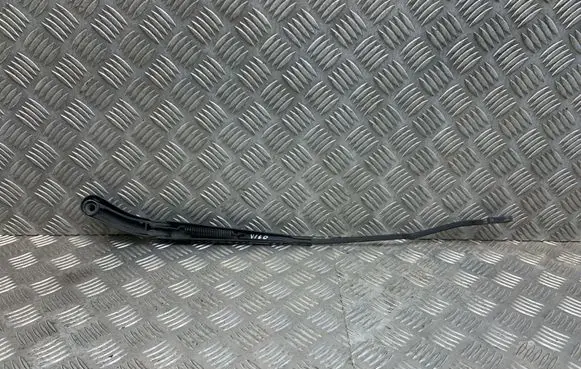 Volvo V70 Front wiper blade arm 8624246