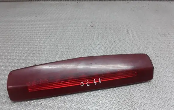 Opel Zafira B Third/center stoplight 13252463