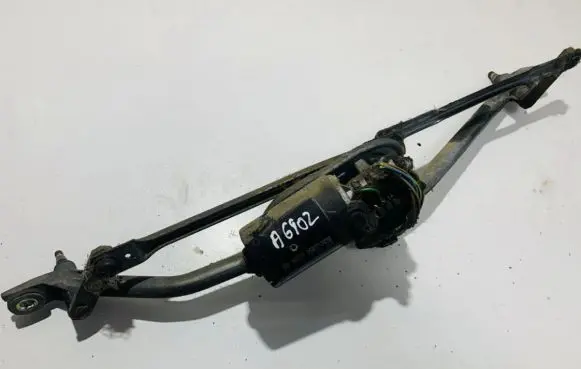 Audi A4 S4 B5 8D Front wiper linkage and motor