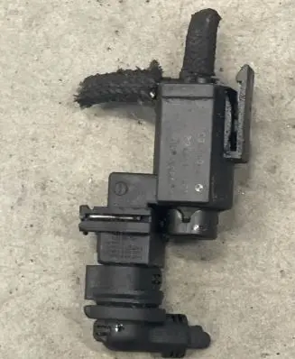 BMW 5 F10 F11 Turbo solenoid valve 70231800 13T162 7810831