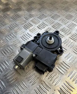 KIA EV6 Front door window regulator motor 82450CV010