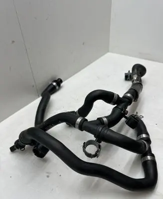 Volvo C40 Engine coolant pipe/hose 32339740