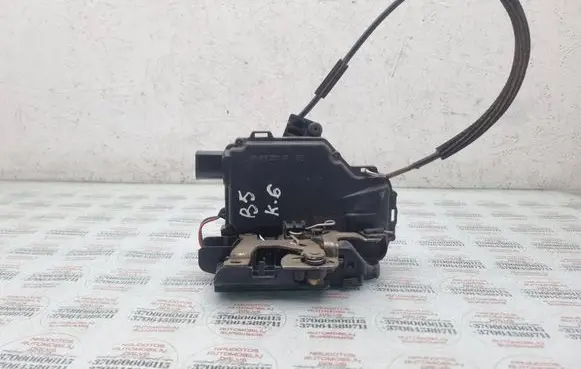 Volkswagen PASSAT B5 Rear door lock