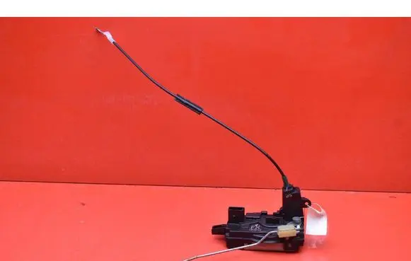 Opel Astra H Front door lock 13128112