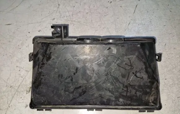 Land Rover Range Rover Sport L320 Other engine bay part YQH000244