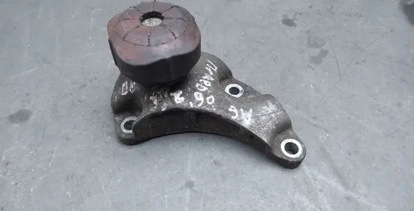 Audi A6 S6 C6 4F Engine mounting bracket 4F0199343M 4F0199339