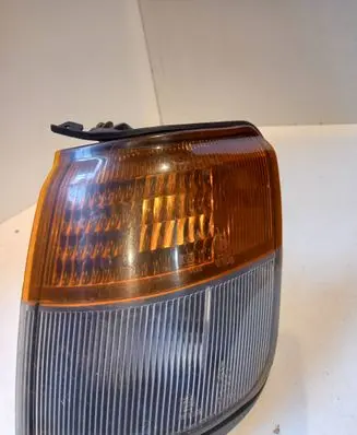 Mitsubishi Montero Front indicator light 21037746
