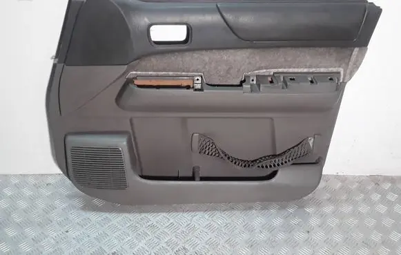 Rear door trim (molding)