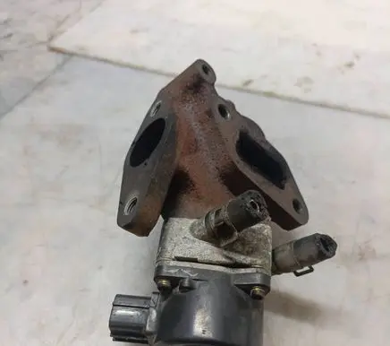 Nissan Almera Tino EGR valve