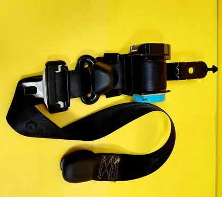 Chrysler Voyager Third row seat belt E33837