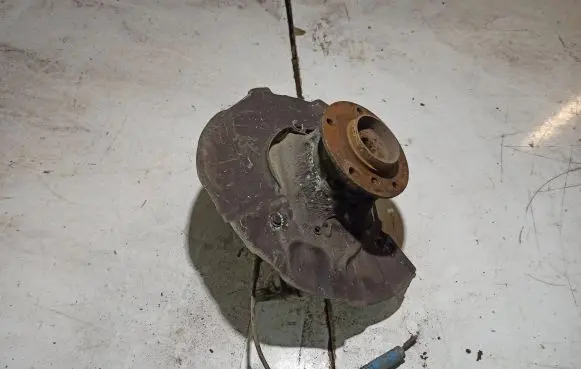 BMW 5 E60 E61 Front wheel hub 6760953