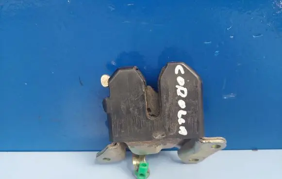 Toyota Corolla E110 Tailgate/trunk/boot lock/catch/latch 6935012200