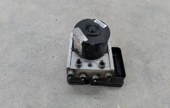Ford Focus C-MAX ABS Pump 3M512M110GA
