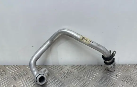 Engine coolant pipe/hose