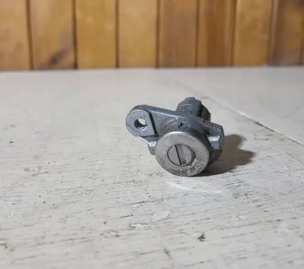 Mazda 5 Tailgate exterior lock 