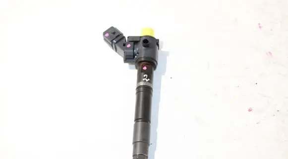 Volvo V60 Fuel injector VEA132370010CAA 31336878