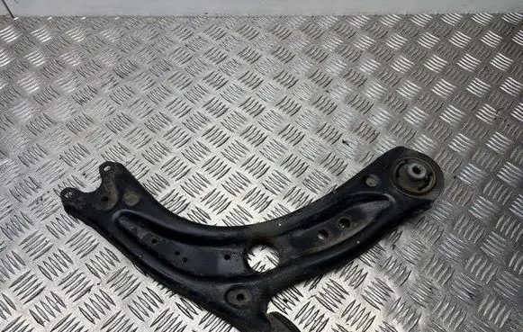 Volkswagen Golf VII Front lower control arm/wishbone 5Q0407152R