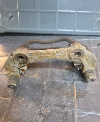 Mercedes-Benz E W211 Front Brake Caliper Pad/Carrier 