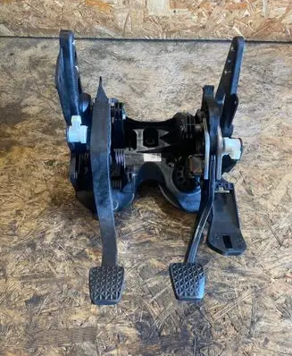 Opel Astra K Pedal assembly A201202183438 865U 39215865
