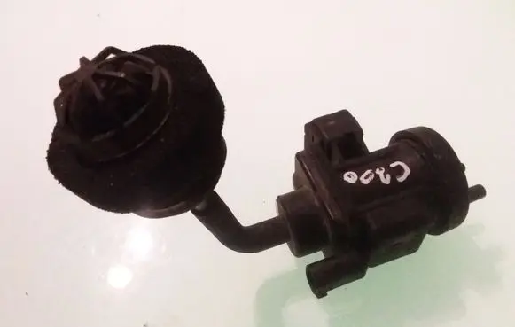 Mercedes-Benz C W203 Turbo solenoid valve 4715396 A0005450427
