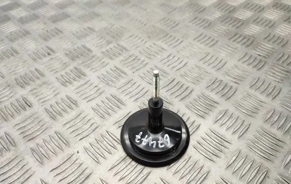 Ford Focus Spare wheel bolt 