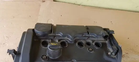 Peugeot RCZ Rocker cam cover V7582397