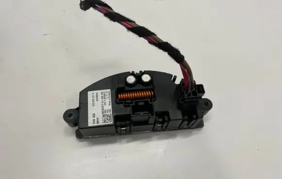 Audi A4 S4 B8 8K Heater blower fan relay 8T0820521A