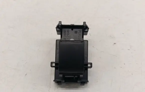 Toyota Yaris XP210 Electric window control switch 193354