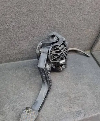 Audi A3 S3 8P Clutch pedal 1K0721796K 1K0927810D 1K1721059ES