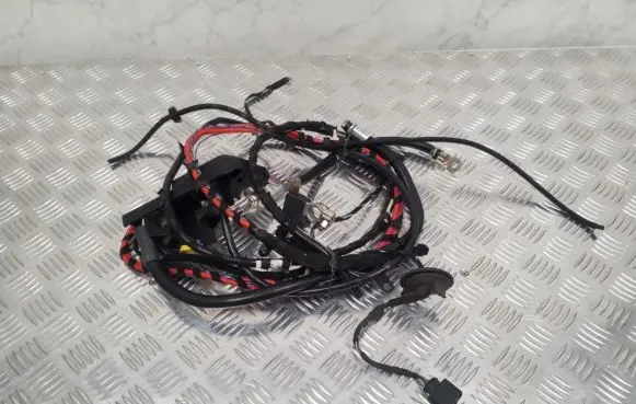 Audi A4 S4 B8 8K Battery relay fuse 