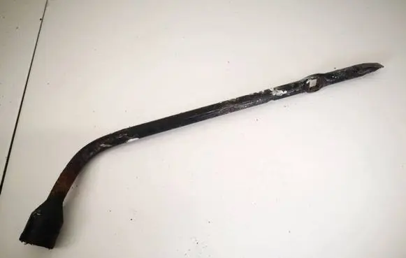 Jeep Grand Cherokee (WK) Wheel nut wrench 