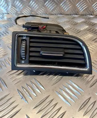 Skoda Superb B6 (3T) Dashboard side air vent grill/cover trim 3T0819702 W12001 1461147