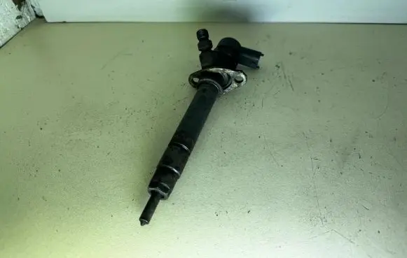 Volvo V70 Fuel injector 0445110078 8658353